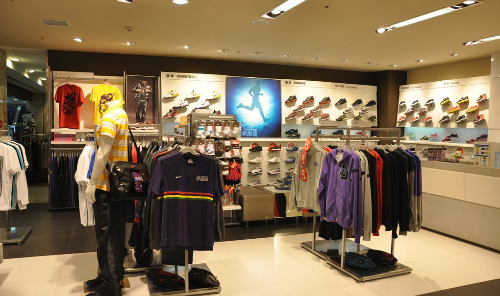 服裝專(zhuān)賣(mài)店裝修哪家裝修公司專(zhuān)業(yè)