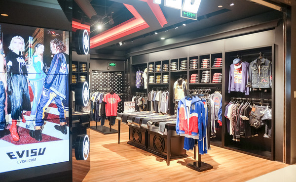 服裝店裝修哪家好，專業(yè)服裝店裝修設(shè)計